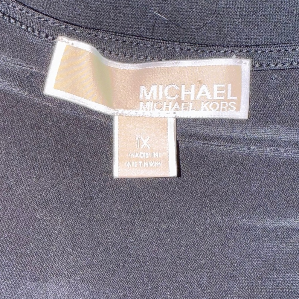 🌹 Michael Kors Black V-Neck Blouse with Zipper - Picture 4 of 5